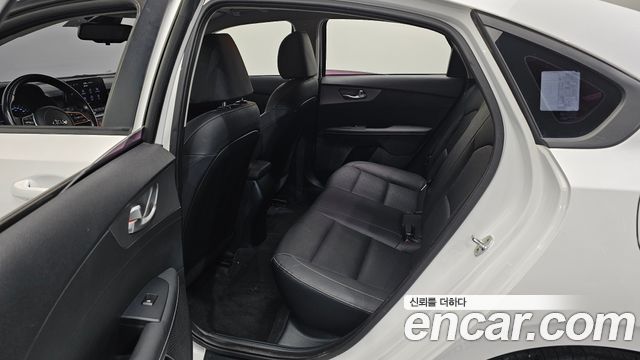 Kia K3 2020 — photo 24
