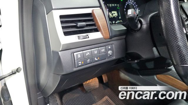 KG Mobility Rexton 2018 — photo 23