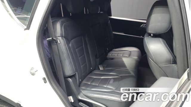 KG Mobility Rexton 2018 — photo 29