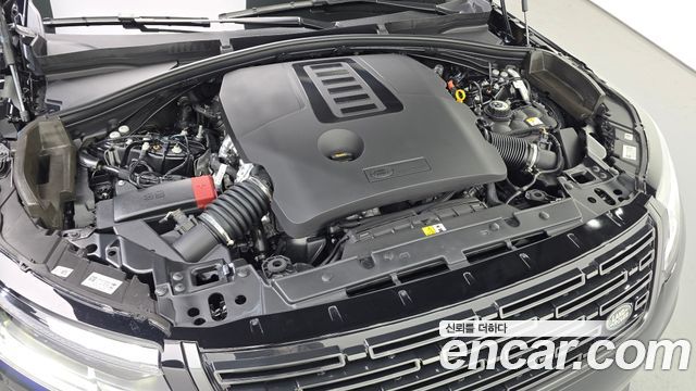 Land Rover Range Rover Velar 2025 — photo 11