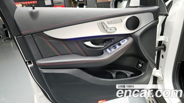 Mercedes-Benz GLC-Class 2022 — photo 14