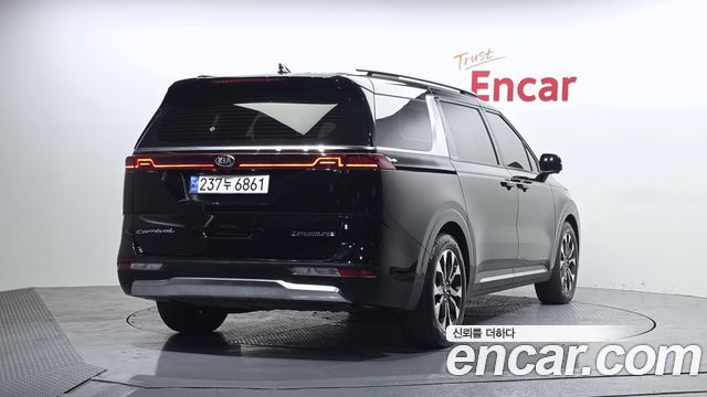 Kia Canival 2021 — photo 2