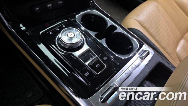 Kia Canival 2021 — photo 12