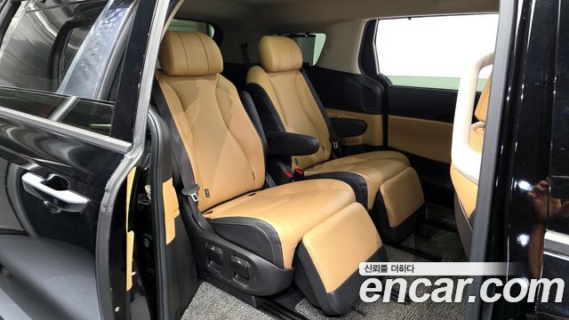 Kia Canival 2021 — photo 17