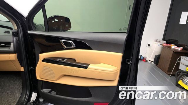 Kia Canival 2021 — photo 15