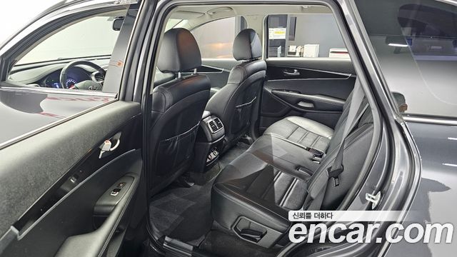 Kia Sorento 2018 — photo 16