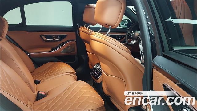 Mercedes-Benz S-Class 2023 — photo 10