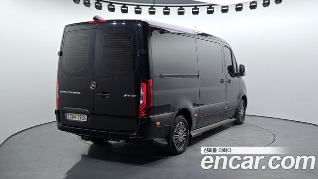 Mercedes-Benz Sprinter 2023 — photo 2