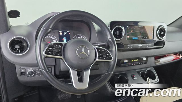 Mercedes-Benz Sprinter 2023 — photo 19