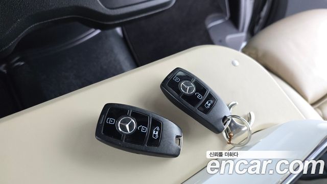 Mercedes-Benz Sprinter 2023 — photo 23