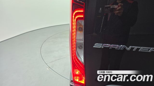 Mercedes-Benz Sprinter 2023 — photo 9
