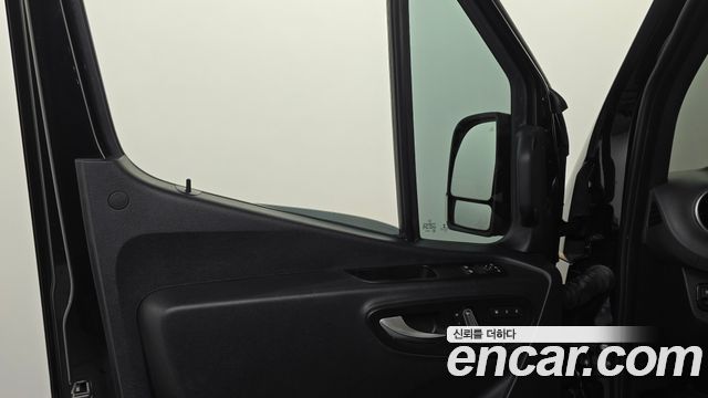 Mercedes-Benz Sprinter 2023 — photo 14