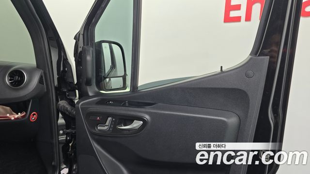 Mercedes-Benz Sprinter 2023 — photo 15