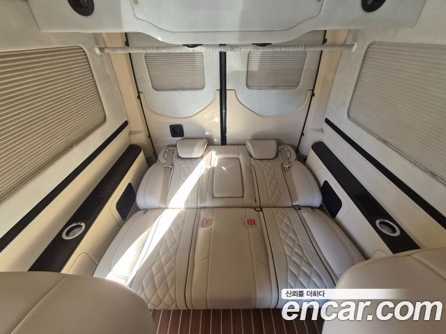 Mercedes-Benz Sprinter 2023 — photo 43