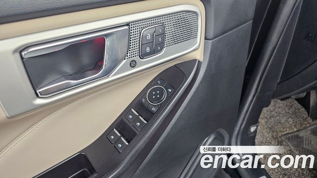 Ford Explorer 2020 — photo 23