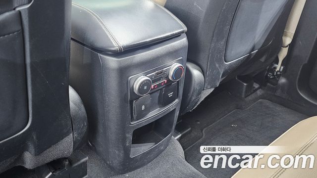 Ford Explorer 2020 — photo 24
