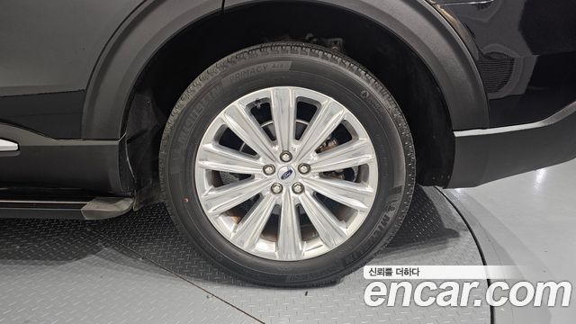 Ford Explorer 2020 — photo 7