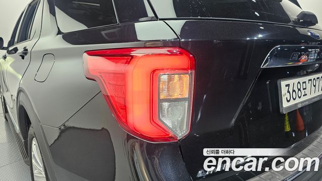 Ford Explorer 2020 — photo 9