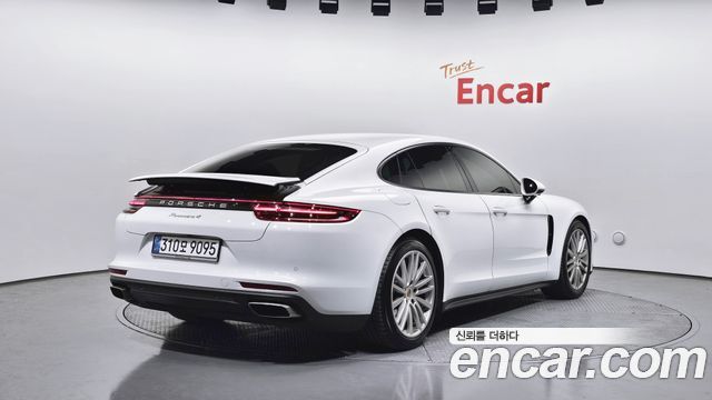Porsche Panamera 2020 — photo 2