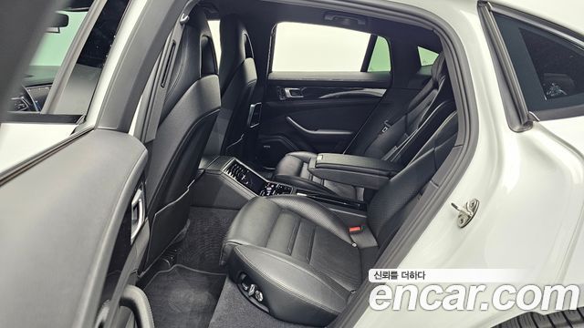 Porsche Panamera 2020 — photo 11