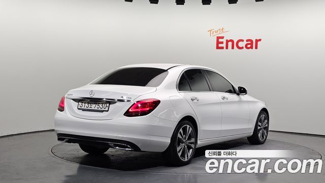 Mercedes-Benz C-Class 2021 — photo 2