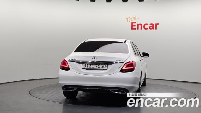 Mercedes-Benz C-Class 2021 — photo 4