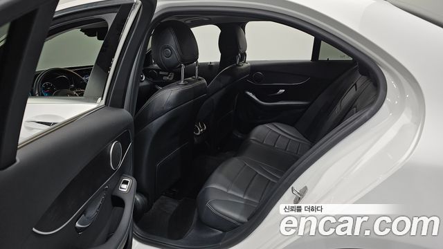 Mercedes-Benz C-Class 2021 — photo 12