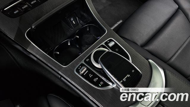 Mercedes-Benz C-Class 2021 — photo 18