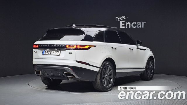 Land Rover Range Rover Velar 2018 — photo 2