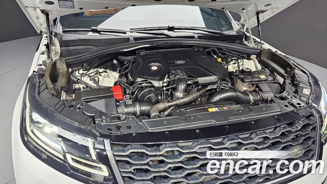 Land Rover Range Rover Velar 2018 — photo 6