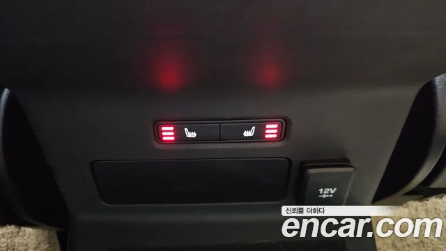 Land Rover Range Rover Velar 2018 — photo 19