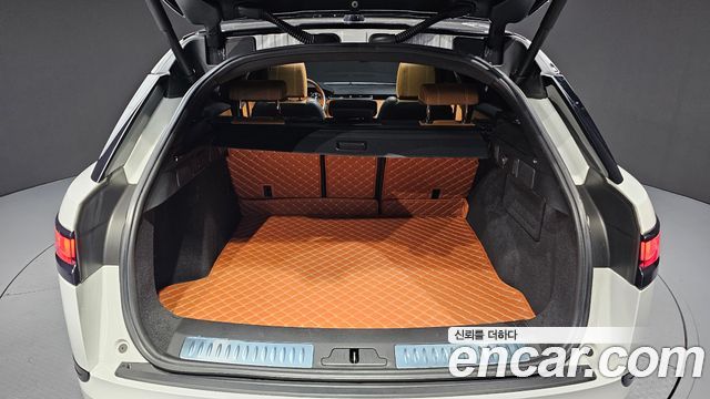 Land Rover Range Rover Velar 2018 — photo 20