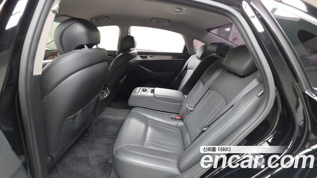 Hyundai Genesis 2016 — photo 16