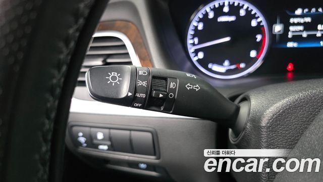 Hyundai Genesis 2016 — photo 28