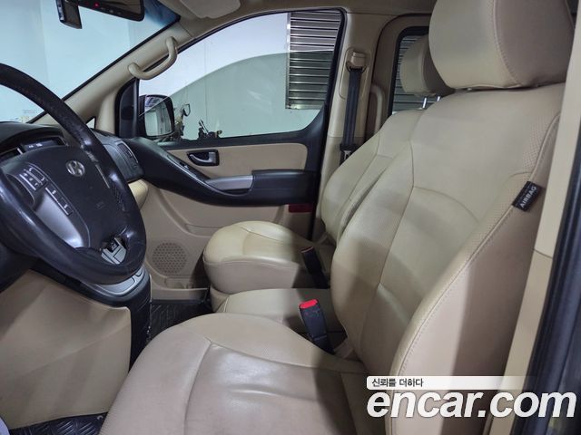 Hyundai Starex 2017 — photo 11