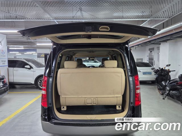 Hyundai Starex 2017 — photo 13