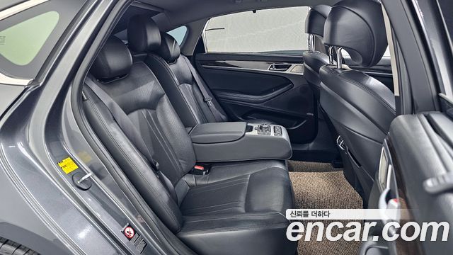 Genesis G80 2017 — photo 11