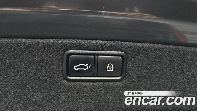Genesis G80 2017 — photo 20