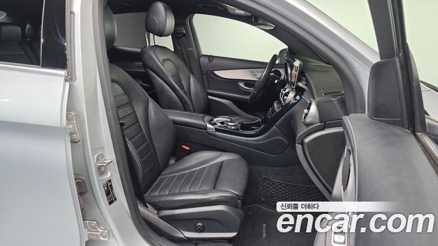 Mercedes-Benz GLC-Class 2017 — photo 10