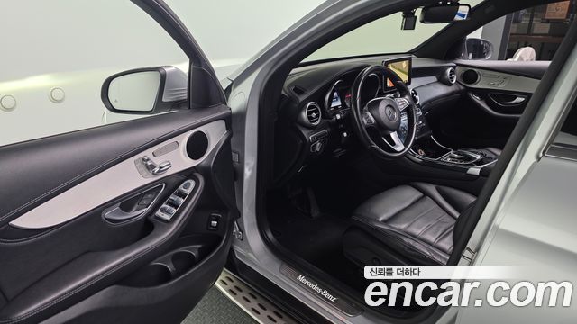 Mercedes-Benz GLC-Class 2017 — photo 11