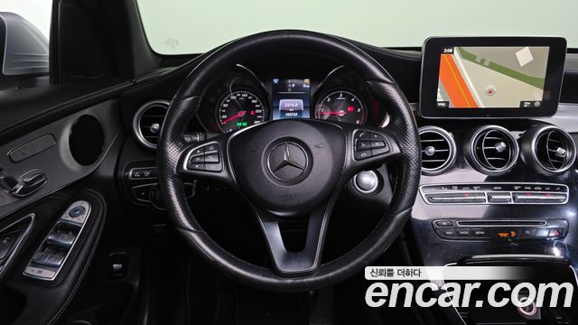 Mercedes-Benz GLC-Class 2017 — photo 13