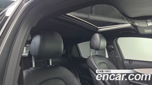 Mercedes-Benz GLC-Class 2017 — photo 18