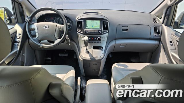 Hyundai Starex 2017 — photo 10