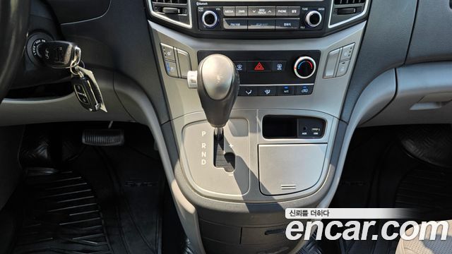 Hyundai Starex 2017 — photo 12