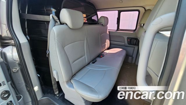 Hyundai Starex 2017 — photo 17