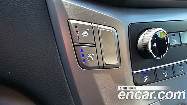 Hyundai Starex 2017 — photo 24