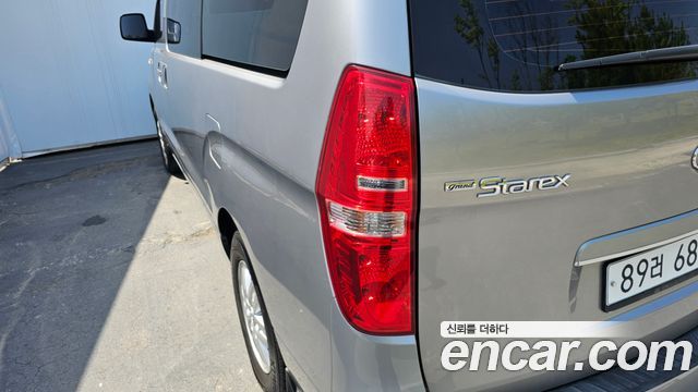 Hyundai Starex 2017 — photo 9