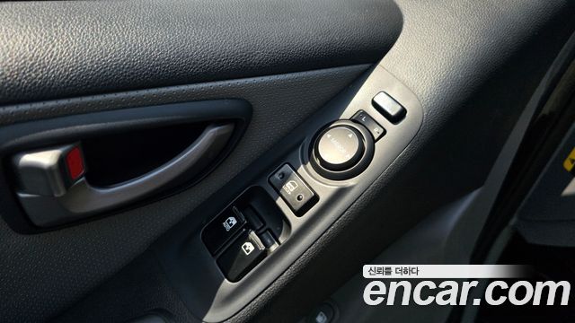 Hyundai Starex 2017 — photo 28