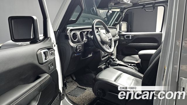 Jeep Wrangler 2021 — photo 13