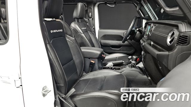 Jeep Wrangler 2021 — photo 17